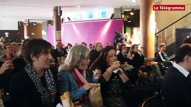 Brest. Midi et demi : Voyov a fait danser La Carène à l'heure du déjeuner