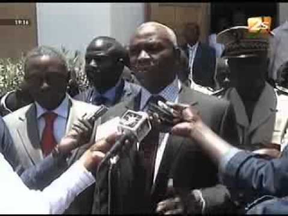 Réaction du Ministre de l'enseignement suite à la rentrée académique à l'UGB 10 mai 2012