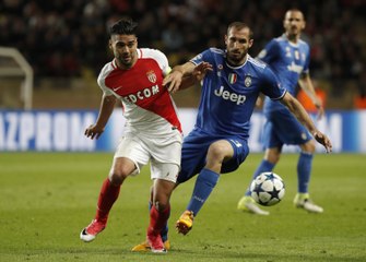 Ligue des Champions : Giorgio Chiellini, un très mauvais geste sur Radamel Falcao !