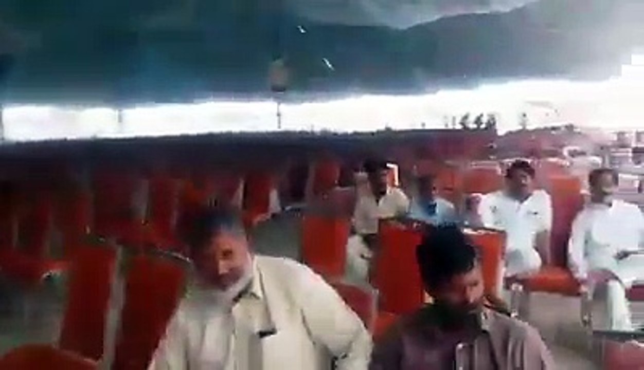 نواز شریف کے لیہ جلسے میں آئے لوگوں کی اتنی تعداد دیکھ کر لوگ کپتان کے جلسے میں جانا ہی چھوڑ دیں گے ۔۔ نواز شریف ٹھاٹھے