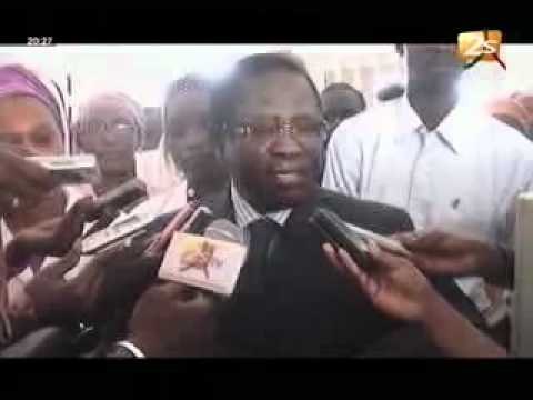 Pape DIOP fait Don de materiel médical à Ouakam - Jt Français - 09 mai 2012