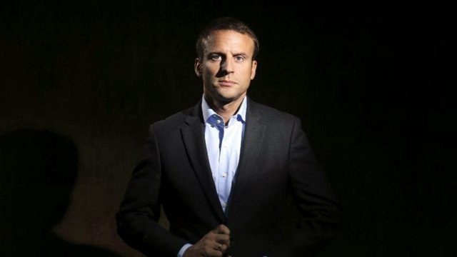 EMMANUEL MACRON DÉSHABILLE MARINE LE PEN LORS DU DÉBAT 03.05.2017