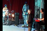 Al que esta sentado en el trono (En Vivo)-Marcos Brunet y Lucas Conslie