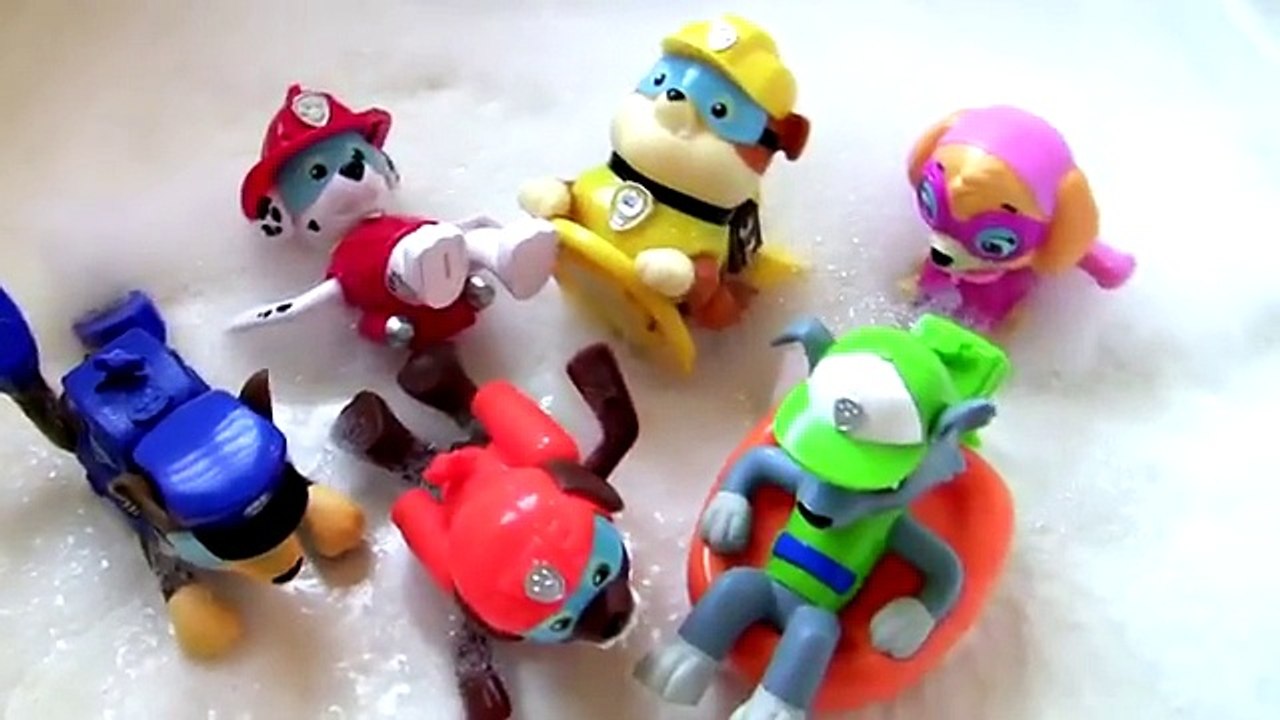 Paw Patrol Pool Party Bath Toys Paddlin Pup Underwater Toys Rescue Marshal, Skye, Chase, Rocky