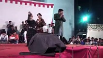 कमरिया पे तकिया लगा के - Pawan Singh And Hot Dancers Live Stage Show 2017