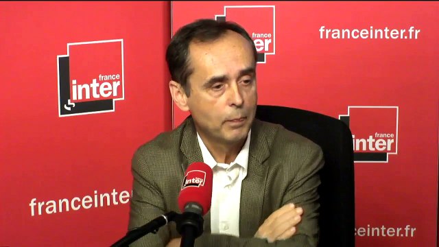 Robert Ménard s'adresse à Philippe de Villiers : Il serait temps que tu te remues.