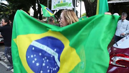 José Dirceu deixa prisão