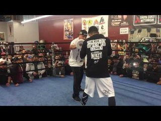 Mikey garcia working on fighting a southpaw