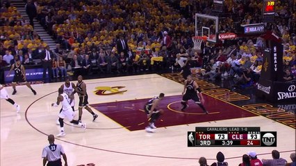 Le festival de Kyrie Irving dans le Game 2 face aux Raptors
