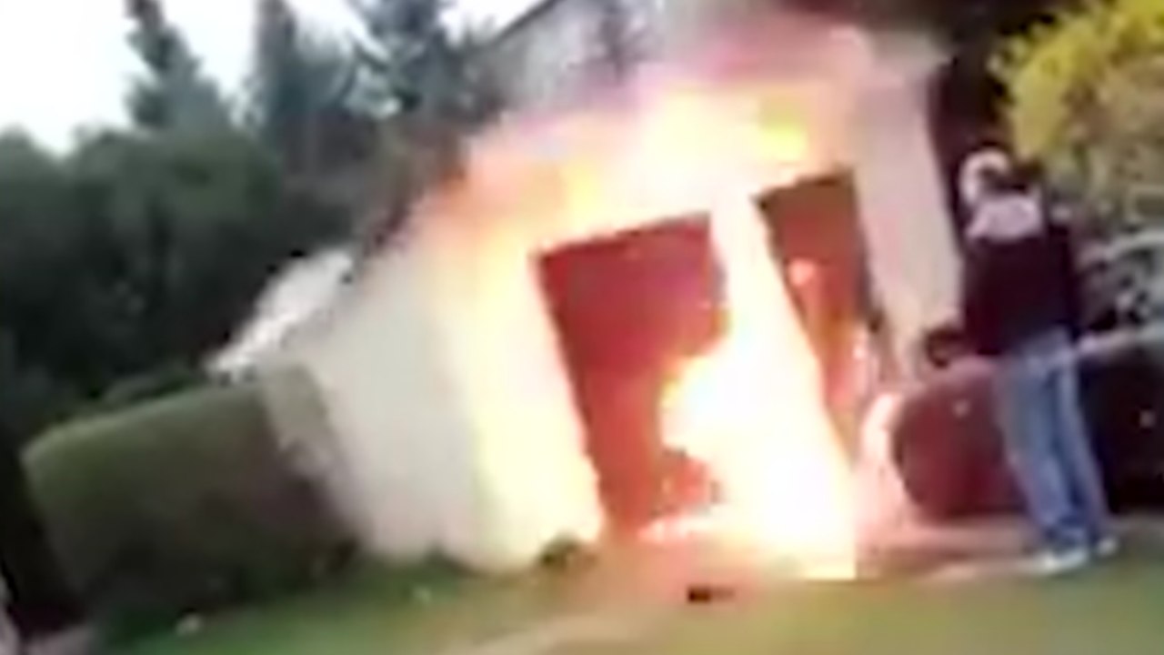 Il explose son garage en essayant de faire exploser un pot de peinture
