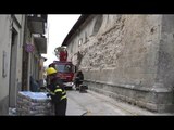 Norcia (PG) - Terremoto, in sicurezza parete chiesa S.Maria Argentea (04.05.17)
