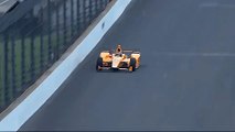 Fernando Alonso percute deux oiseaux à   de 320 km/h