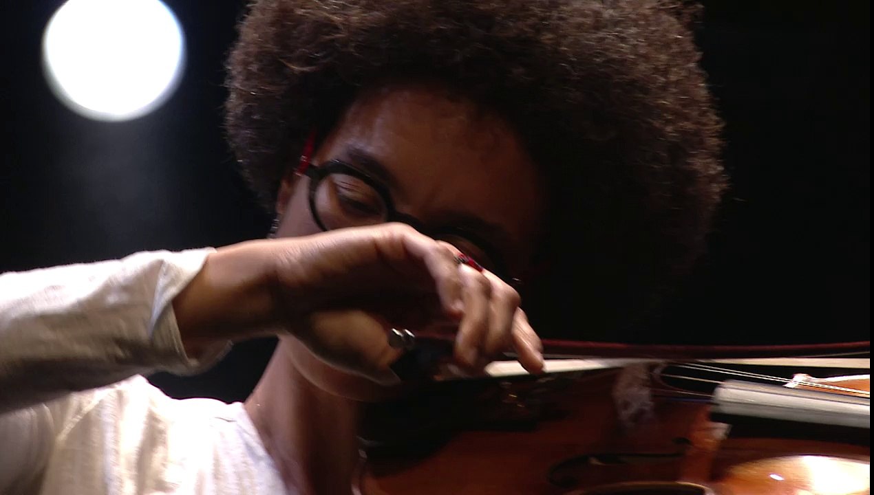 #stopFN7mai - Ann-Estelle Medouze & Jean Luc Ayroles au rassemblement Culture contre FN @la Cité de la Musique - 0205207