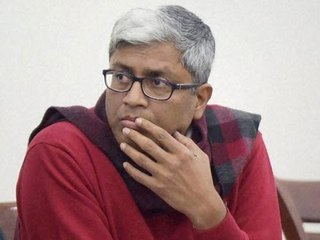 Ashutosh Cries On TV, Slammed By Gajendra's Brother