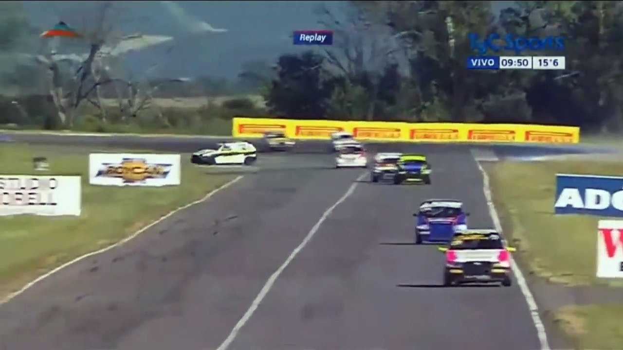 Turismo Pista (Clase 1) 2017. Final 2 Autódromo Oscar Cabalén. Mariano Raina Huge Crash Rolls