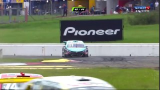Stock Car Brasil 2016. Velopark Race 1. Rubens Barrichello Jump