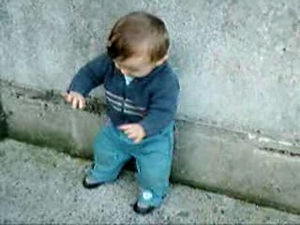 les premiers pas d'Ethan