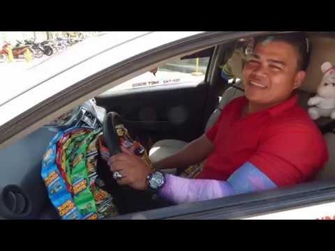 Driver Brilliantly Converts His Taxi Into Mobile Candy Store