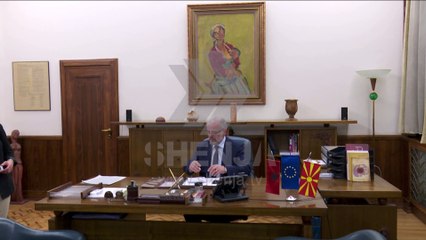 Xhaferi i kërkon Ivanovit të ndajë mandatin