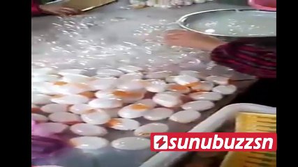 des oeufs plastiques