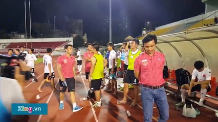 Công Vinh bắt tay cầu thủ Long An sau trò hề ở V.League