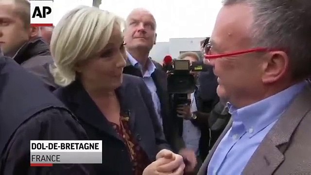 Marine Le Pen a été accueillie par des jets d'œufs en Bretagne