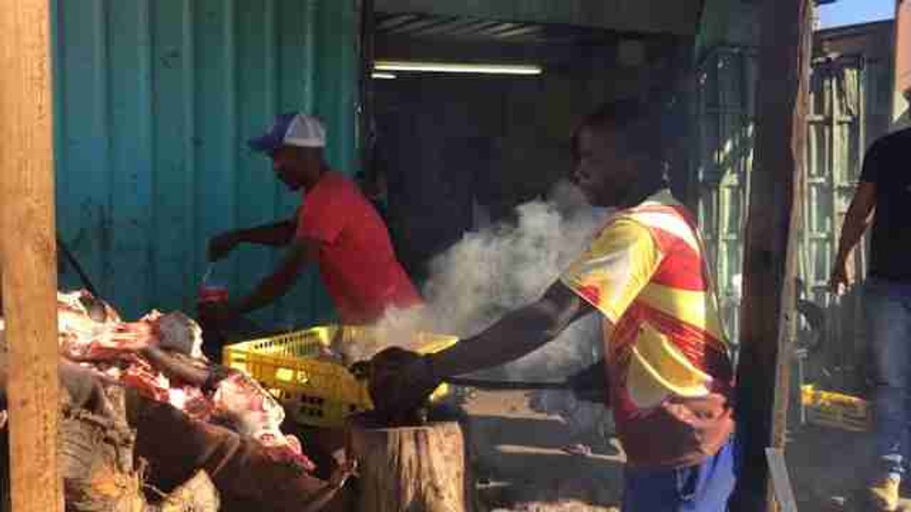 Carnicerías florecen en las calles de Ciudad del Cabo, Sudáfrica