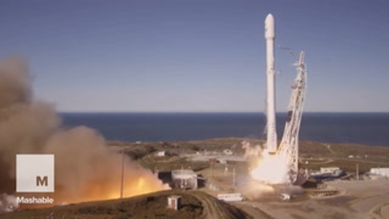 SpaceX's most recent rocket landing looks so sci-fi in new photos
