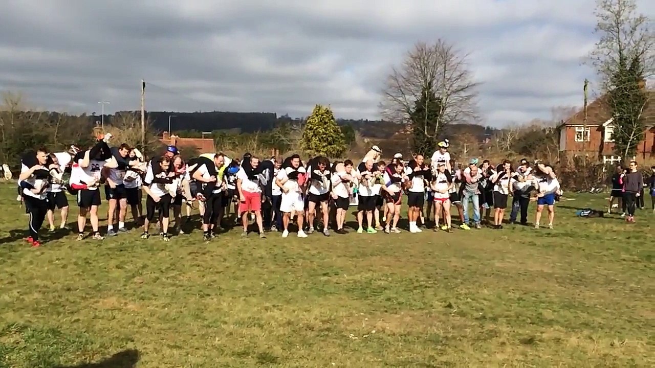 Cours en portant ta femme sur le dos ! Concours !