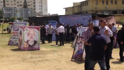 Gazzeli Gazetecilerden Filistinli Tutuklulara "Destek Gösterisi"