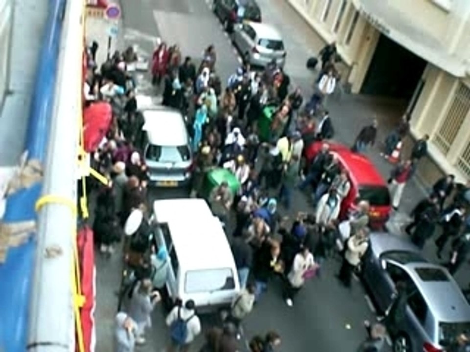 19h00 5oct 07 La lutte continue DAL 24 rue de la Banque