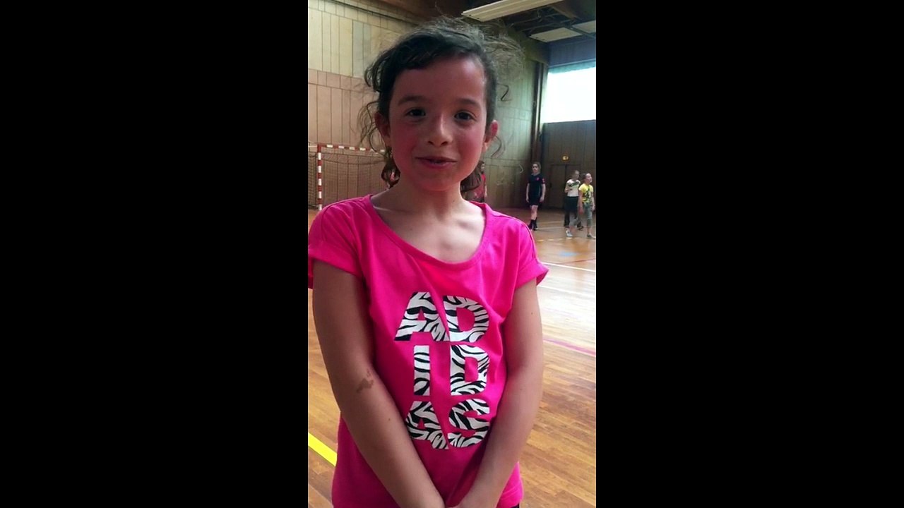 Petite video avec Juliette , Ines et Alexiane nos joueuses de -13 ans filles.