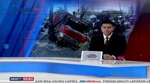 Keberatan Muatan, Truk Tronton Pasir Terguling Timpa Alat Berat