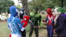 (34)_Hulk PUSH Spiderman Car FAll Into LAKE Colorful Shark Attack!!! Superheroes Children Action Movies