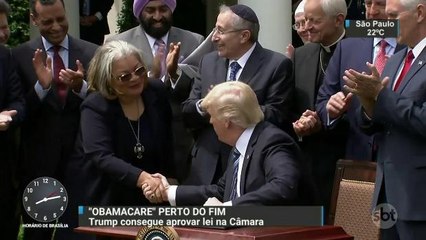 Trump consegue aprovar fim do programa de saúde conhecido como Obamacare