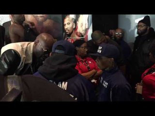 Floyd Mayweather talking to Tank Davis - esnews boxing