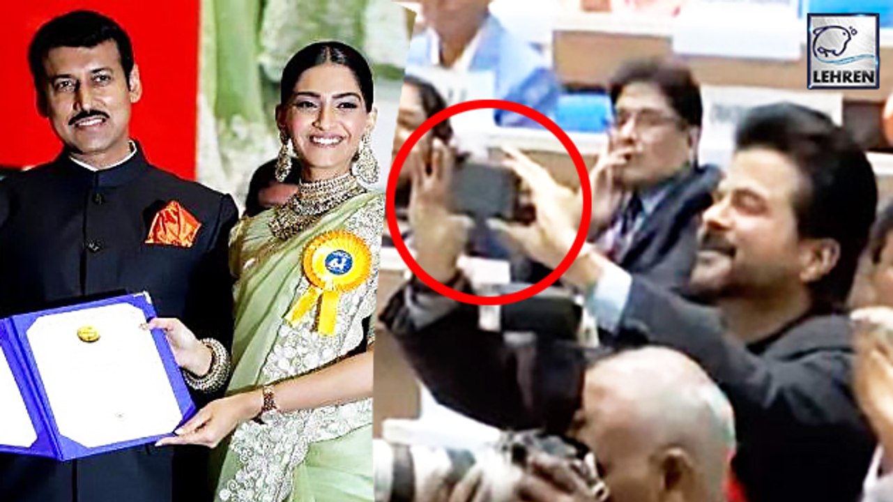 Anil Kapoor ADORABLY Clicks Sonam Kapoor While Receiving National Award