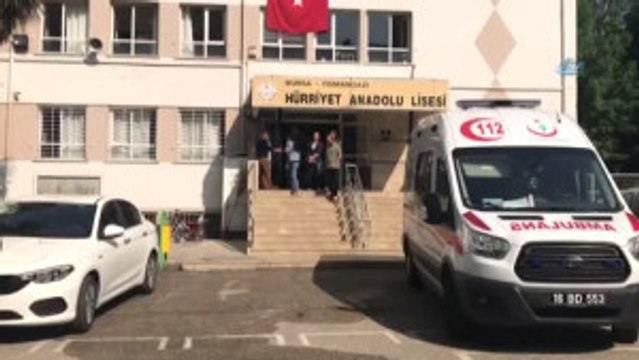 Lisede Cinayet...liseli Genç, Kız Arkadaşını Öldürdü, Sonra da Aynı Tabancayla Kendisini Vurdu
