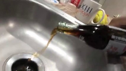 Une souris morte trouvée dans son coca