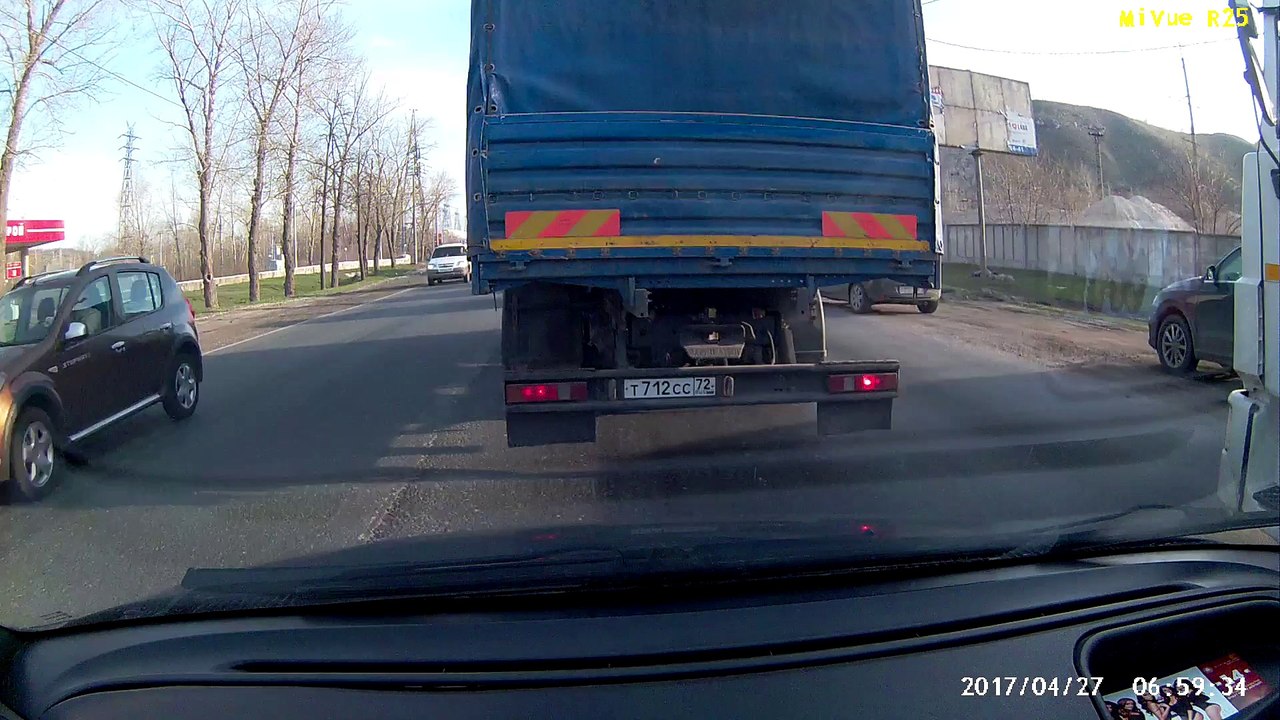 Terrible accident en Russie, un camion fonce dans un bouchon