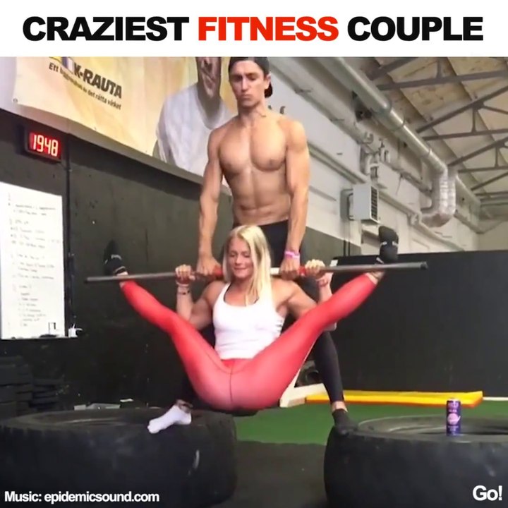 Faire du sport en couple... Séance de muscu incroyable