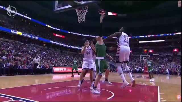 NBA : Altercation entre Ian Mahinmi et Jonas Jerebko