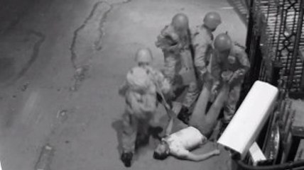 Şehitlerin Cenazelerini Sürükleyerek Kışladan Çıkardılar