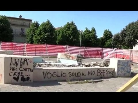 Aversa (CE) - Tribunale, un parcheggio cancellerà Piazza della Pace? (04.05.17)