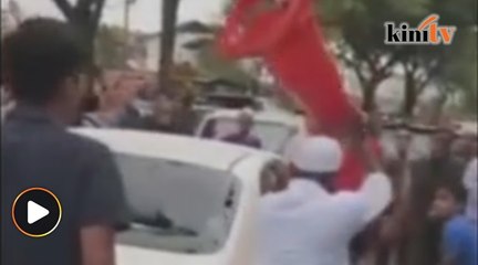 Video lelaki diserang di luar masjid tular