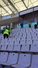 Αυτοκόλλητα στα καθίσματα του Πανθεσσαλικού