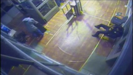 Valizden Kaçak Göçmen Çıktı... O Anlar Kamerada