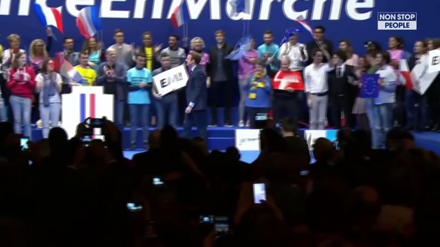 Emmanuel Macron et Brigitte Trogneux surpris au bord de la piscine au début de leur relation