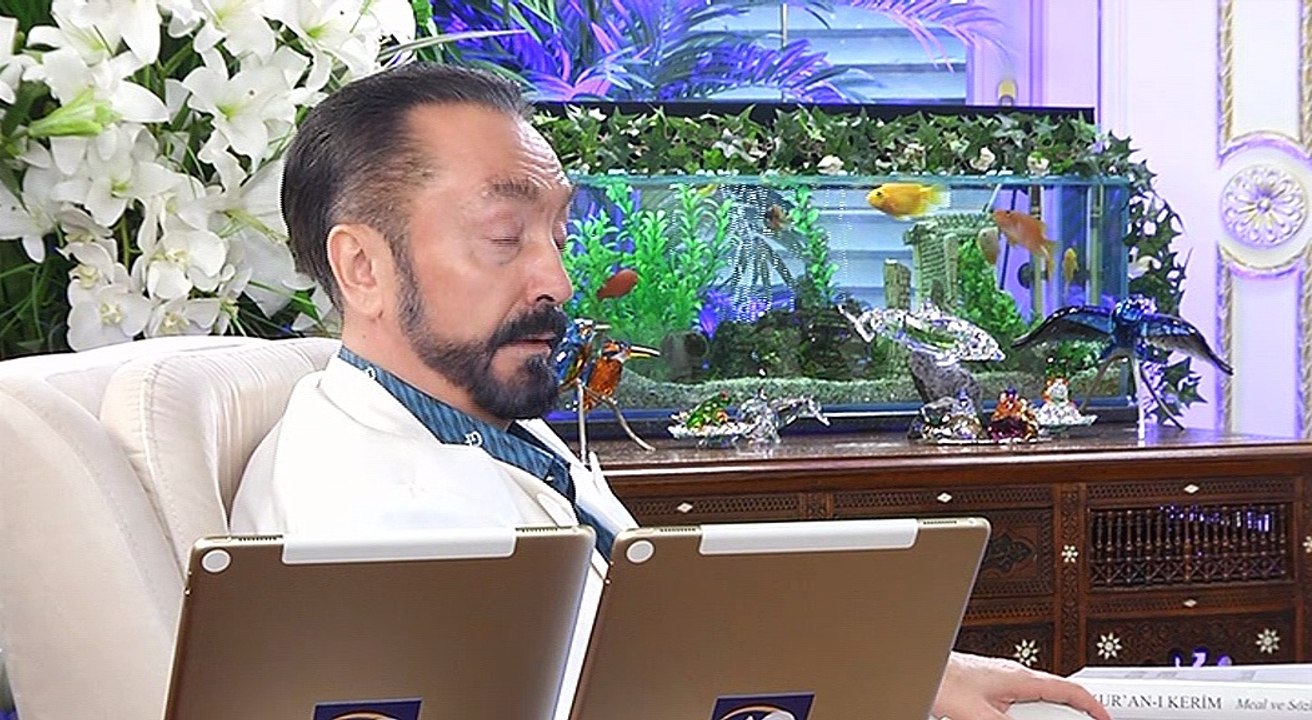 Bağnazlar çok akılsızdır. Bu yüzden toplumun üzerine bir çok belanın gelmesine sebep olurlar.