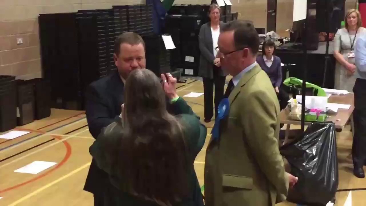 Royaume-Uni: une élection locale départagée à la courte paille